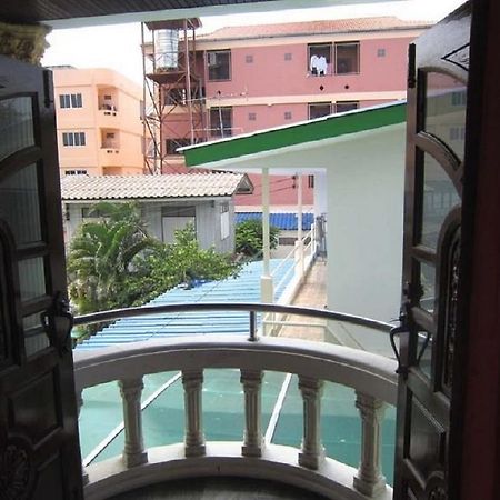 Aa Guesthouse Pattaya Bagian luar foto