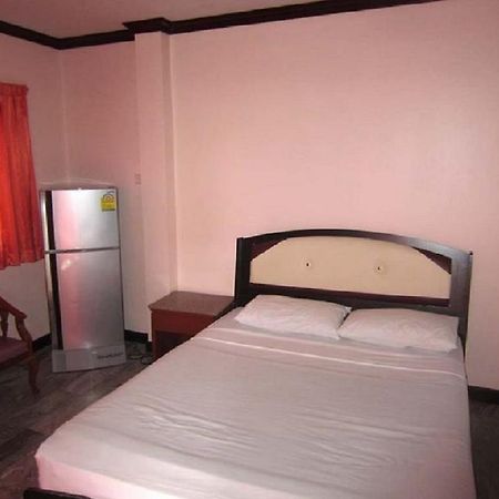Aa Guesthouse Pattaya Bagian luar foto