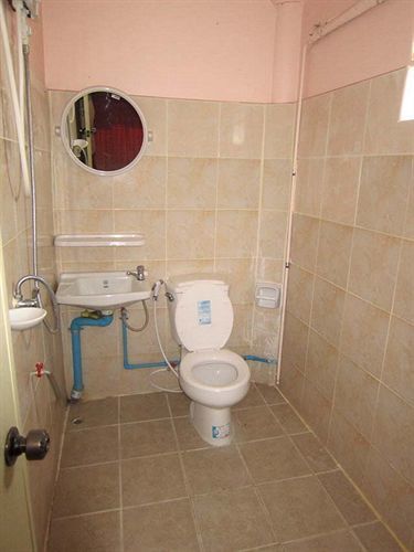 Aa Guesthouse Pattaya Bagian luar foto