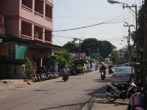 Aa Guesthouse Pattaya Bagian luar foto